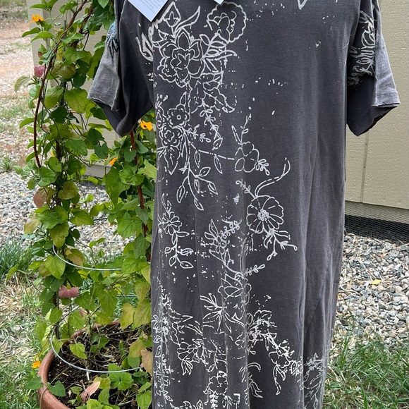 Beautiful embroidered soft cotton Jersey T shirt dress. - Picture 3 of 5